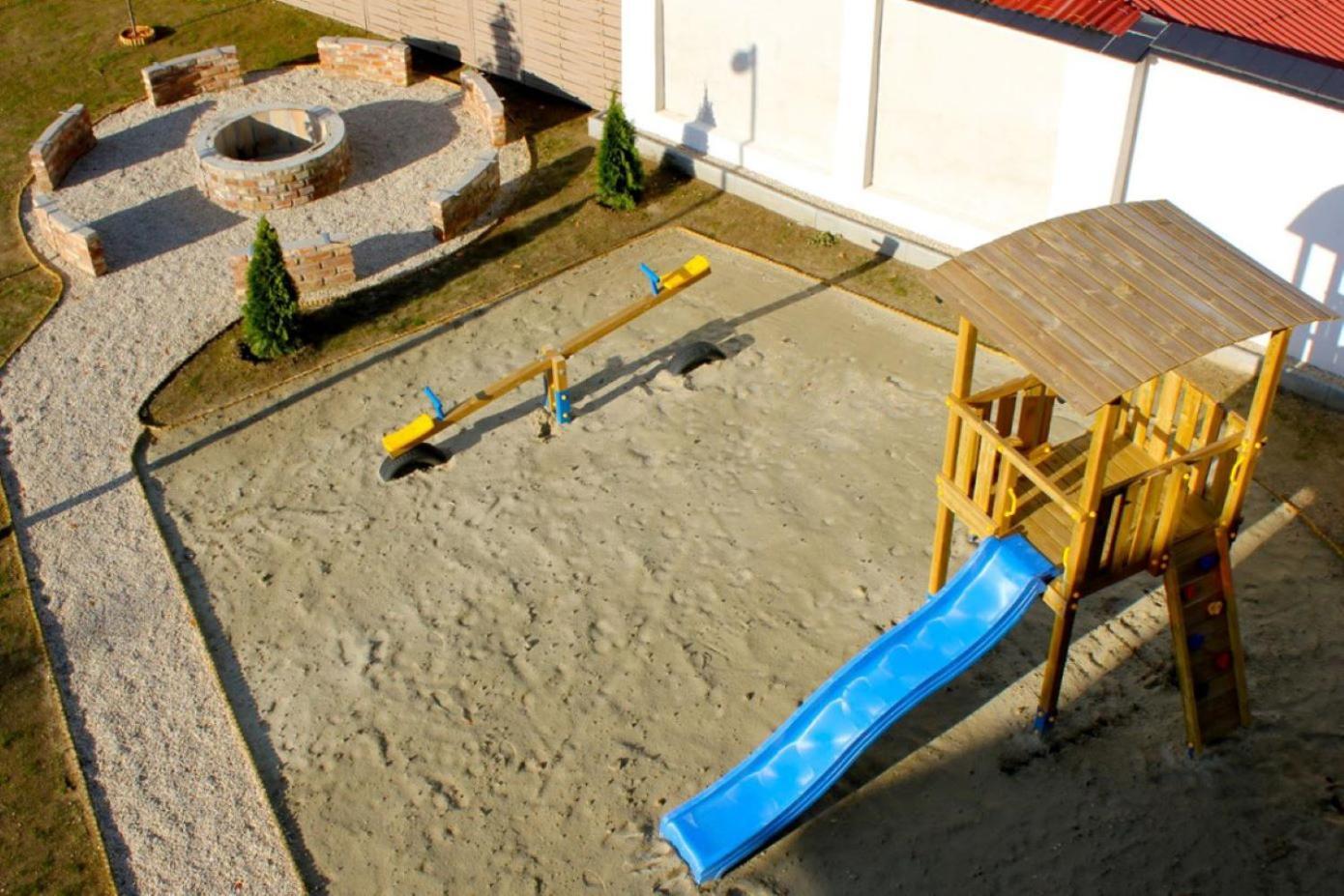 Zafír Apartmanház Sárvár Exterior foto
