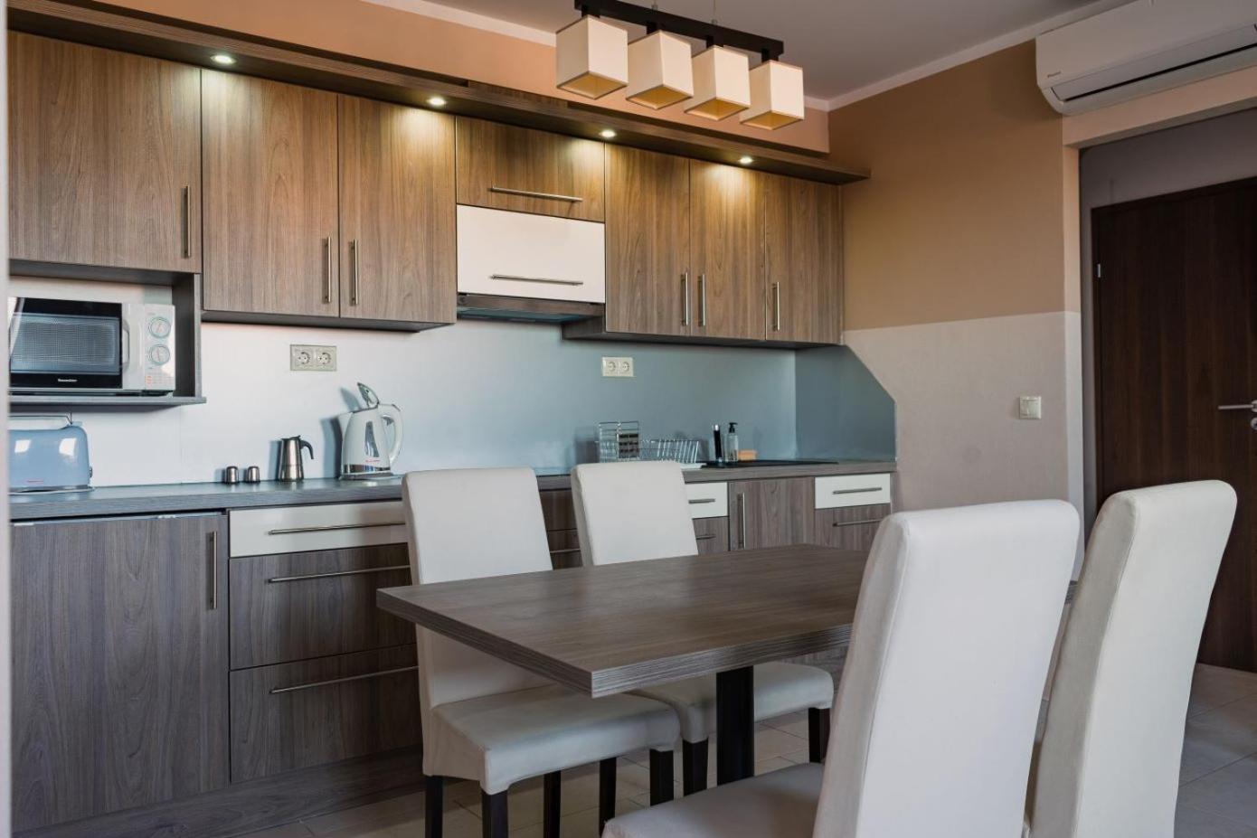 Zafír Apartmanház Sárvár Exterior foto