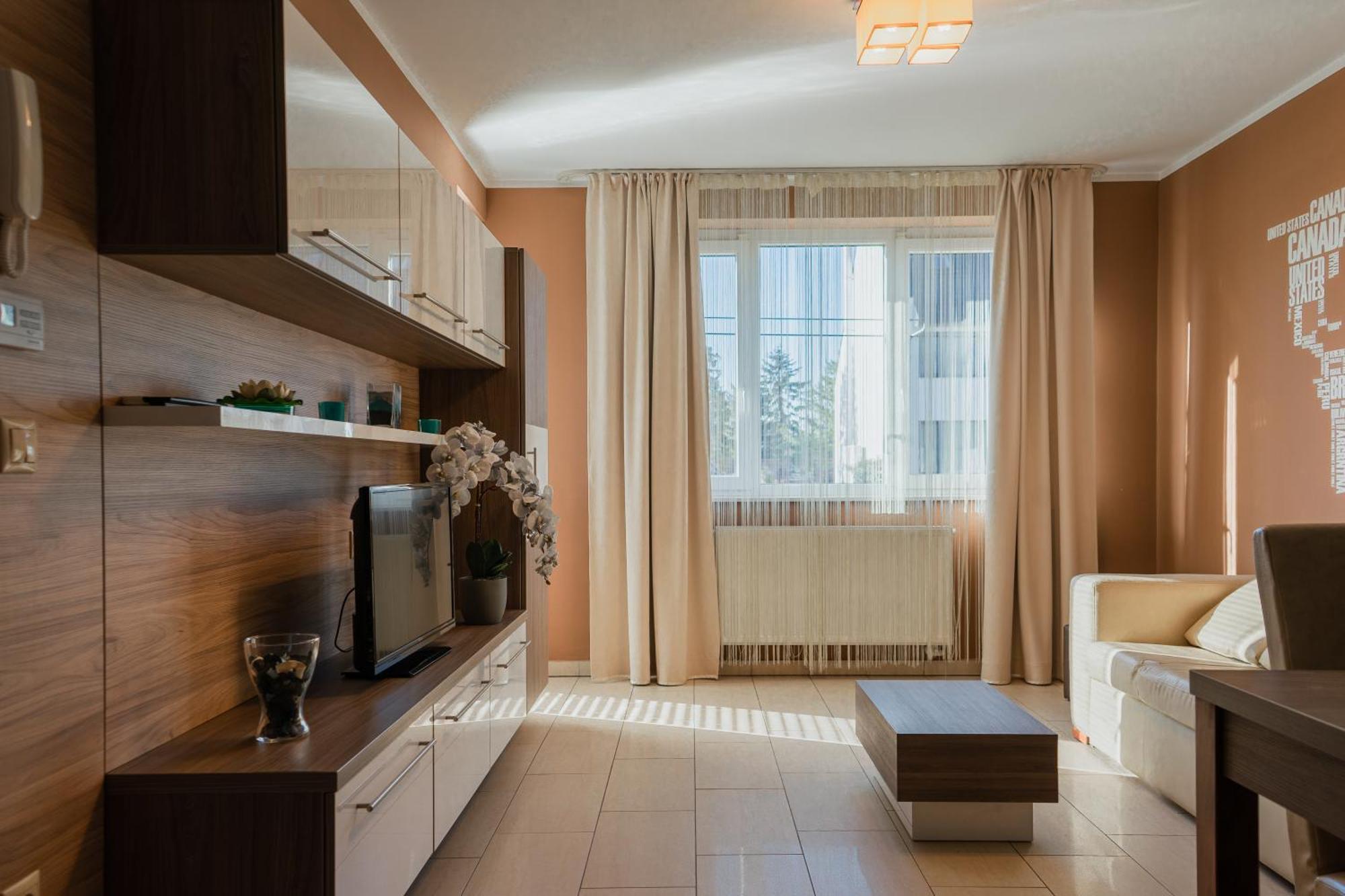 Zafír Apartmanház Sárvár Exterior foto