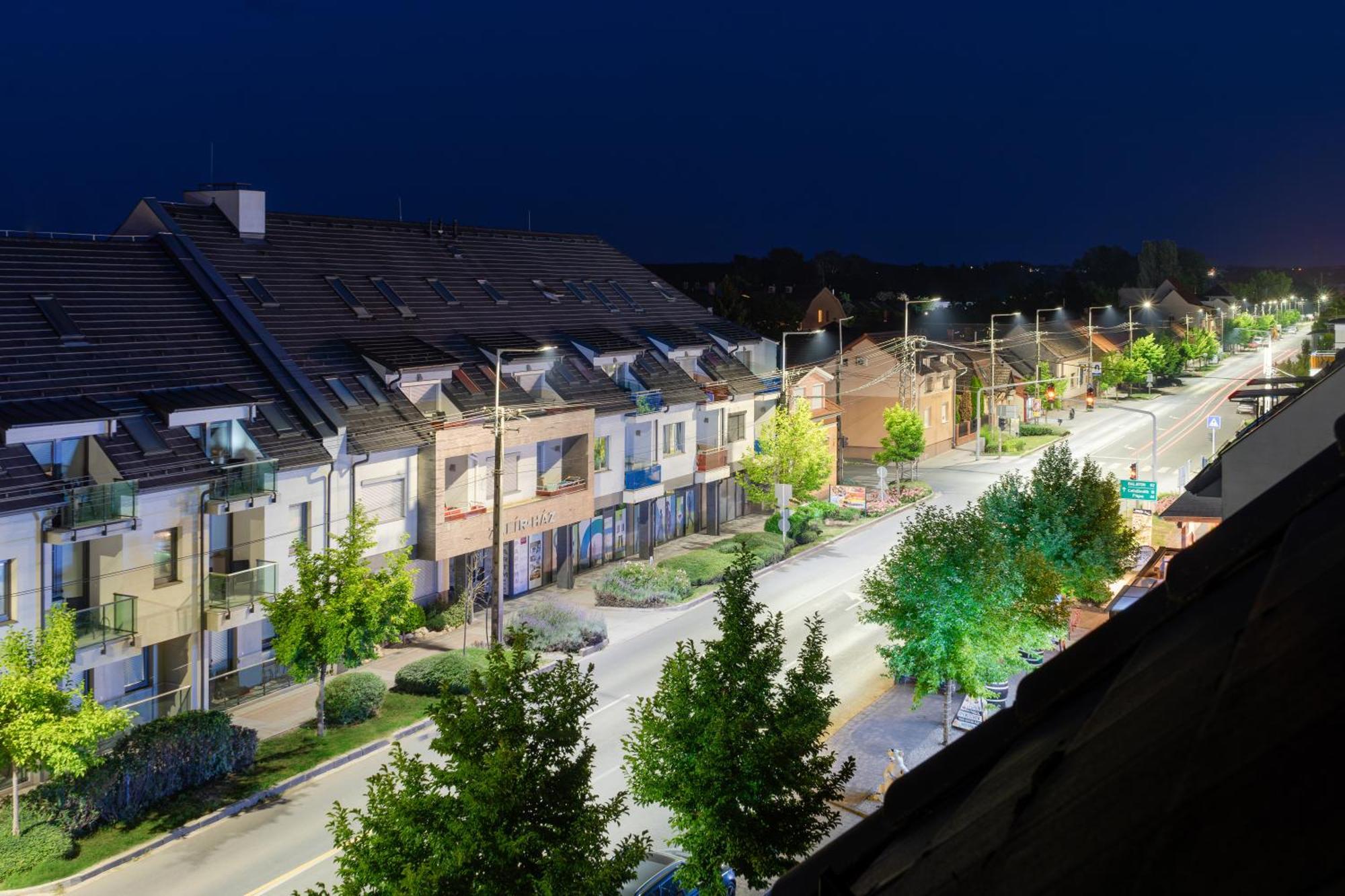 Zafír Apartmanház Sárvár Exterior foto