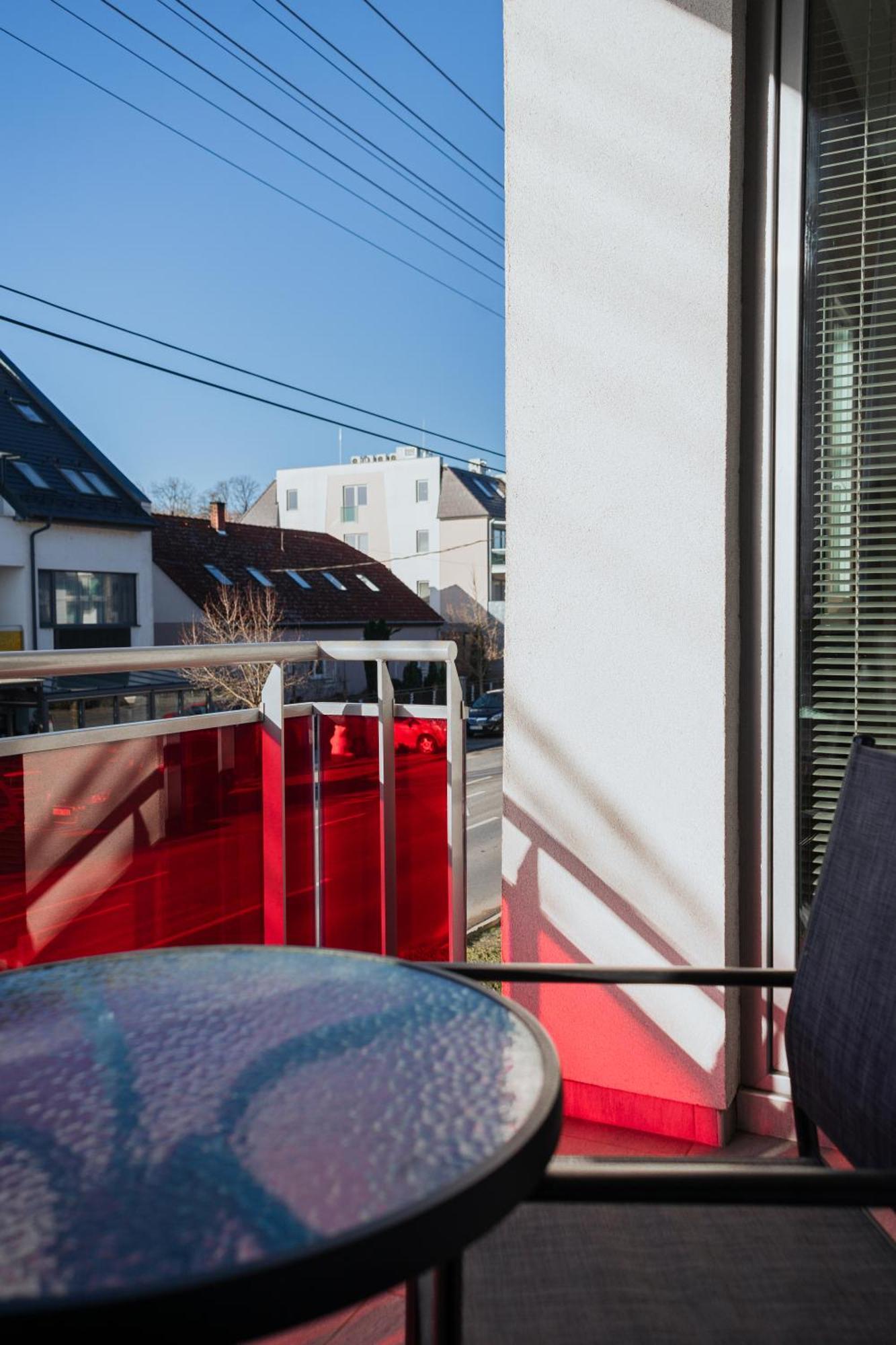 Zafír Apartmanház Sárvár Exterior foto