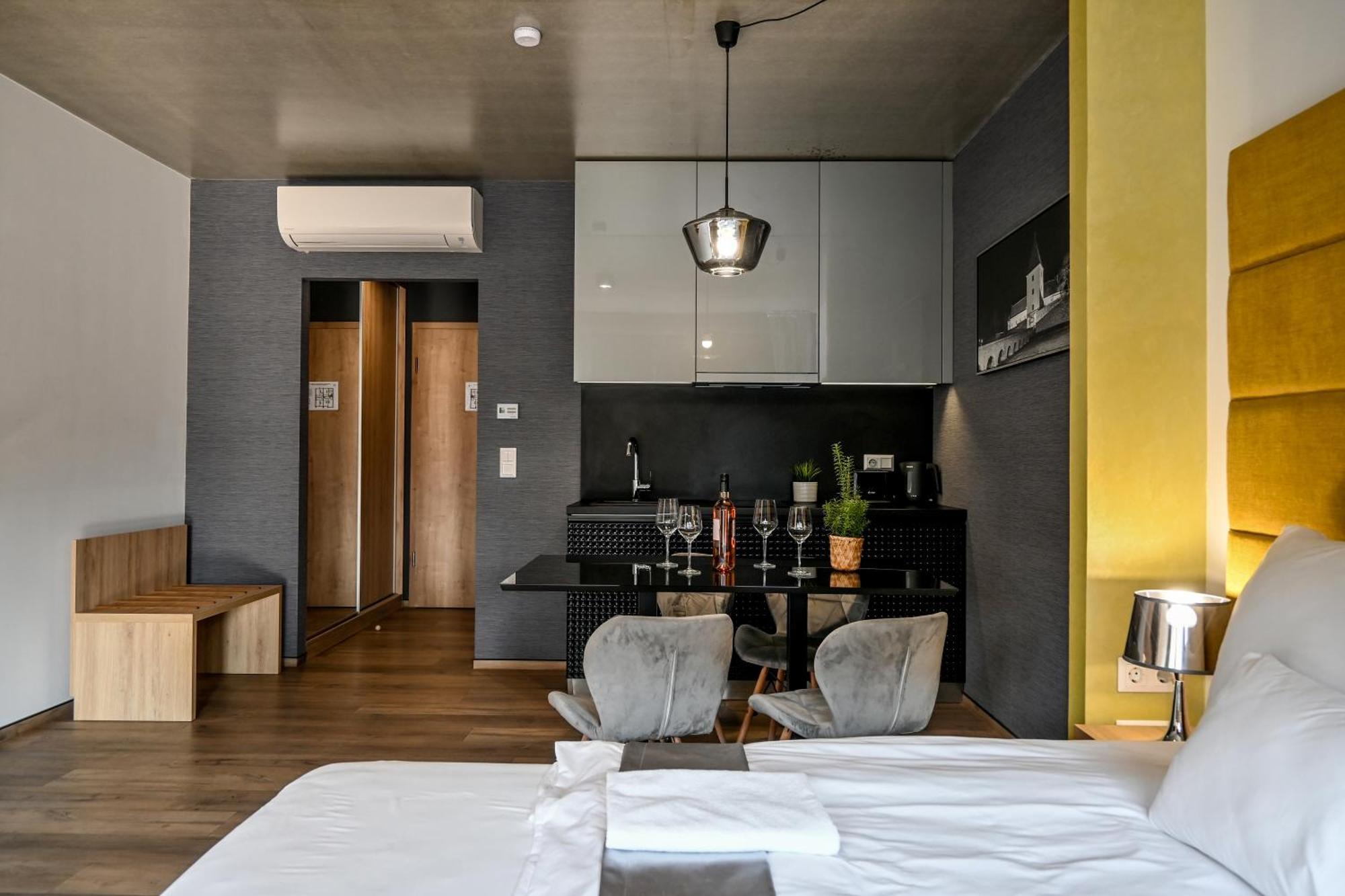 Zafír Apartmanház Sárvár Exterior foto