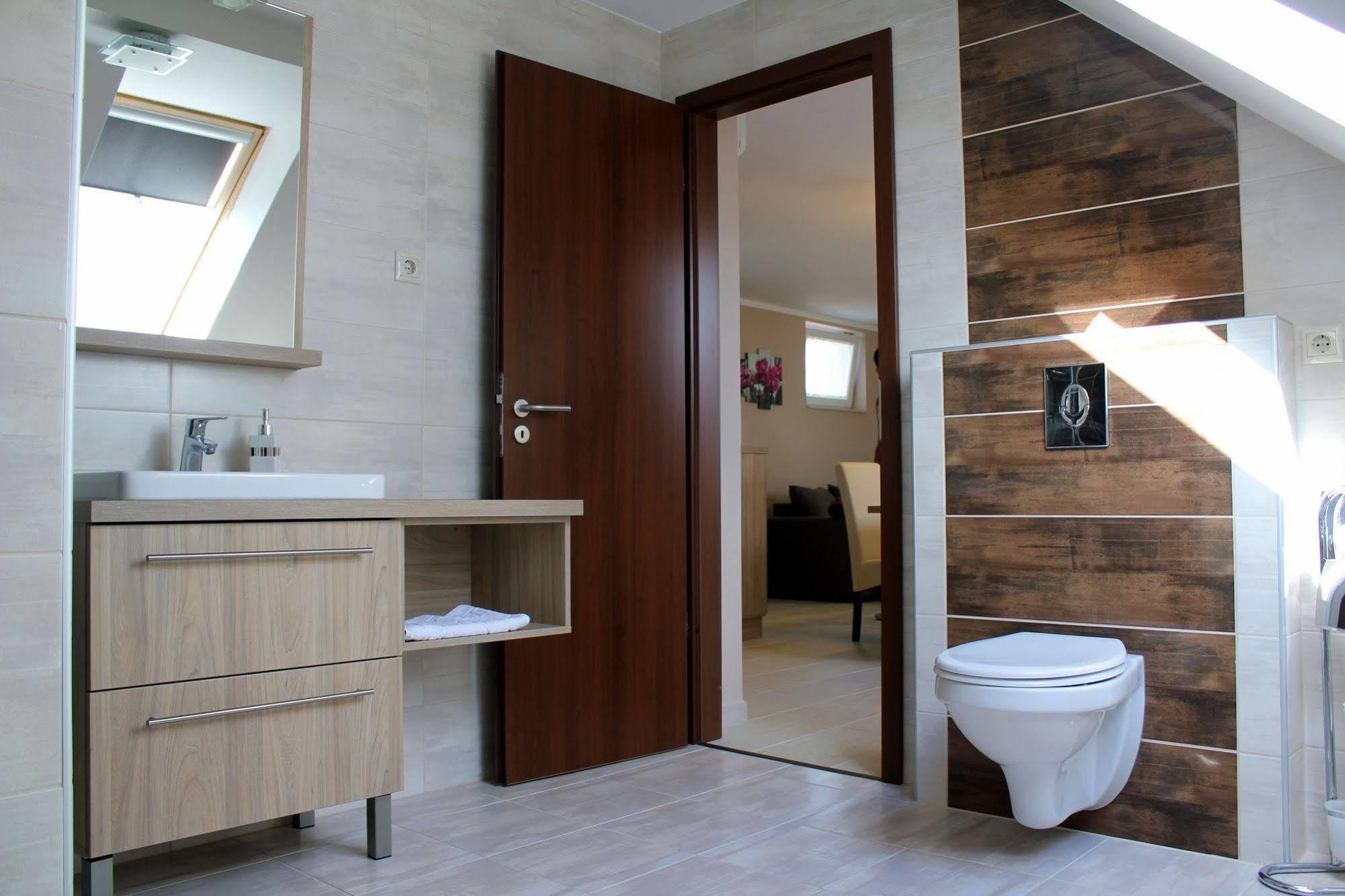 Zafír Apartmanház Sárvár Exterior foto